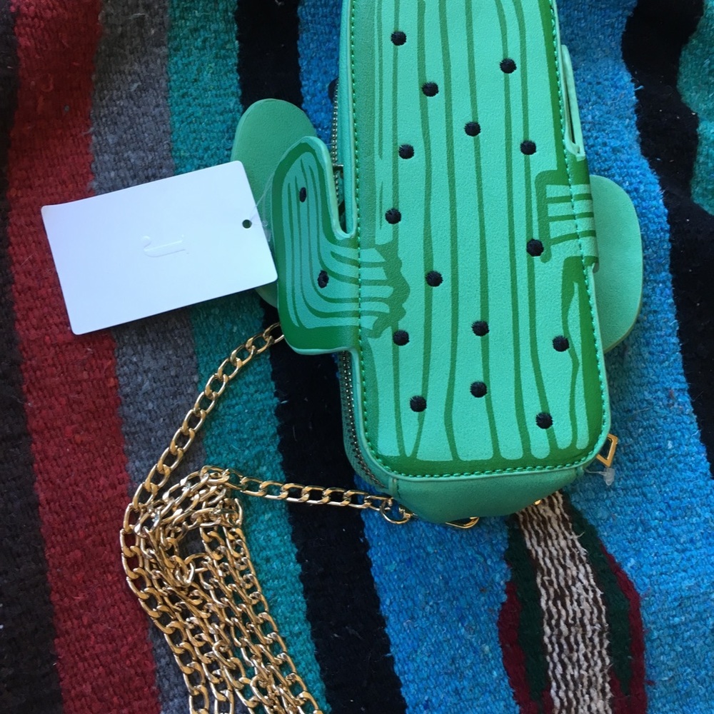 Adorable Cactus Purse 🌵 - Picture 8 of 8